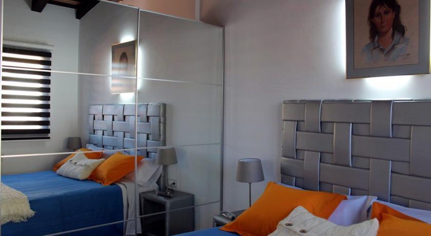 Apartaments Y Habitacions Entre Volcans Olot Pokoj fotografie